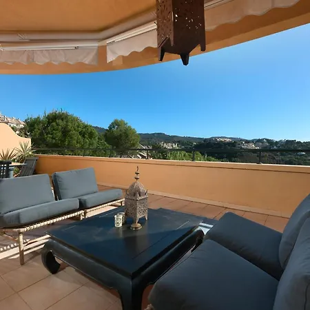 Beautiful 2 Bedroms Located In Elviria Hills Marbella