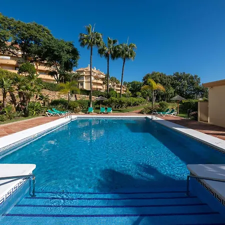 Beautiful 2 Bedroms Located In Elviria Hills